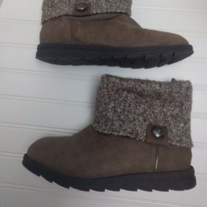 Mukluks Boots 8 Brown Knit Mid Calf Faux Leather